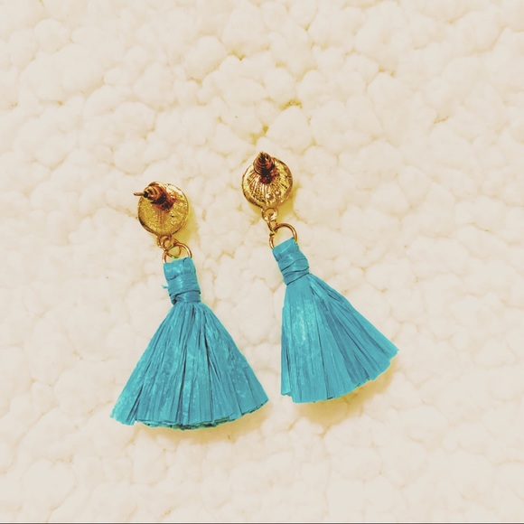 Raffia Straw/Pearl Stud Dangle Tassel Earrings - Picture 3 of 5